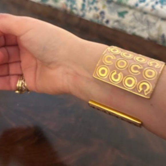 Elegant Authentic Chanel Cuff Bracelet - Picture 6 of 12